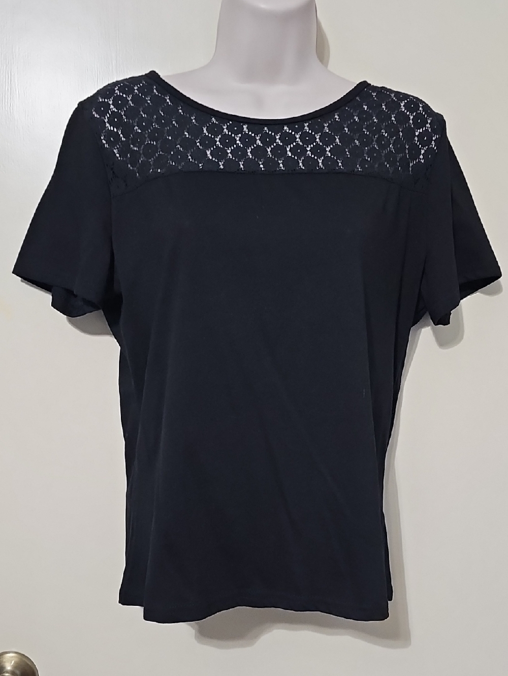 SHEIN Black Short Sleeve Top with Lace Yoke